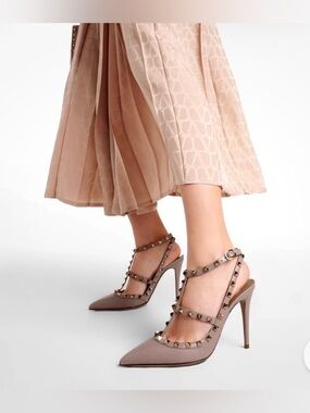 ⭐️ Valentino Garavani Rockstud Caged T Strap Pointed Toe Heels⭐️